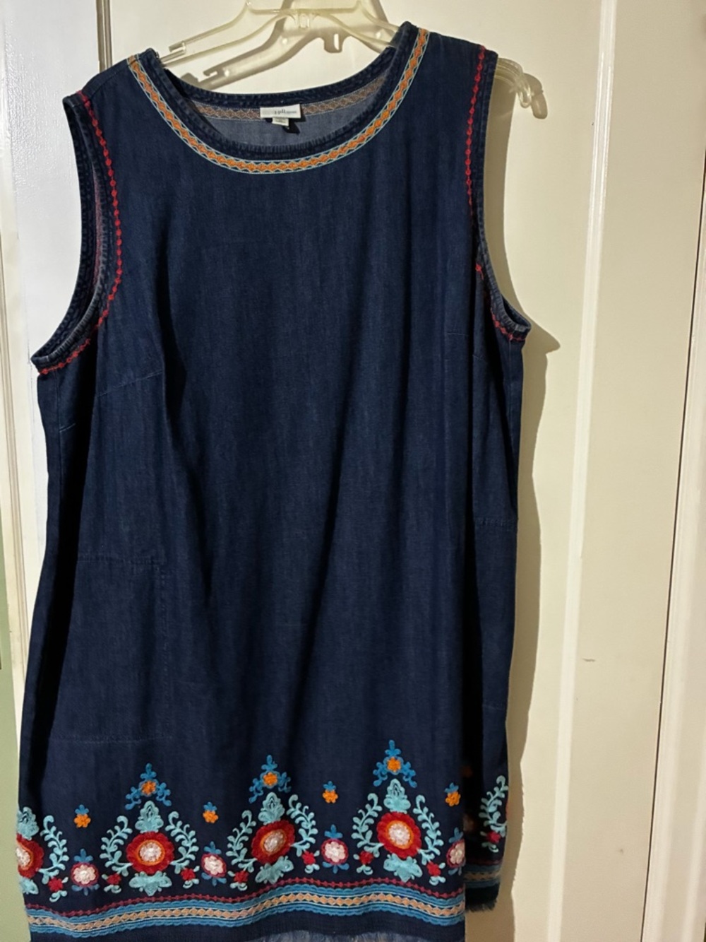J. Jill Dark Blue Sleeveless Tunic with Multicolor Embroidery